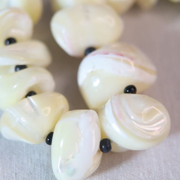 Choker Necklace White Irregular Stone Beads Twisted Rope Hook Clasp - Picture 6 of 6